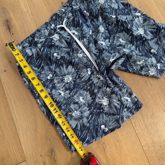 Men’s Abercrombie and Fitch Swim Trunks - Picture 10 of 10